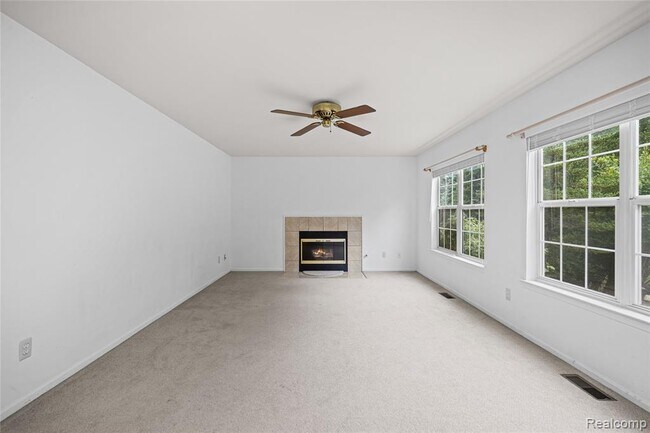 Building Photo - 47258 Scarlet Dr N