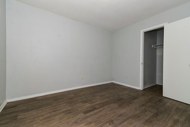 Building Photo - PEPERPORT.3913-3915