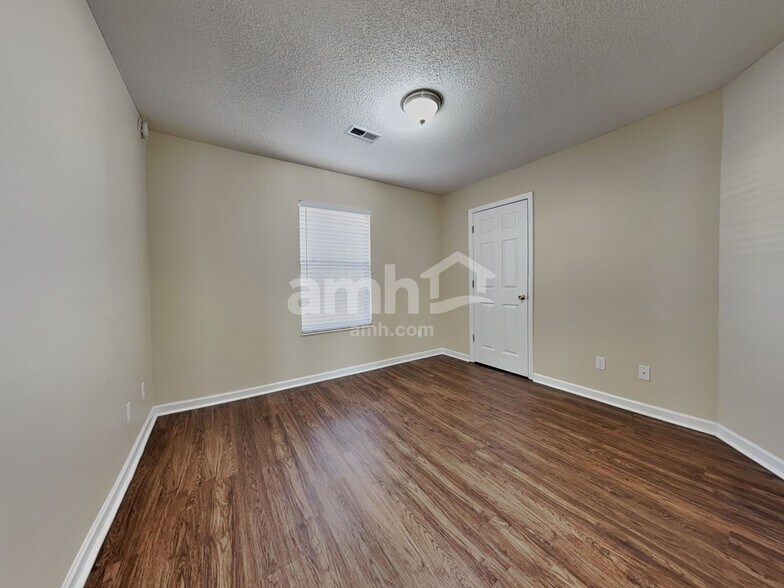 Building Photo - 2306 Sir Edward Ln