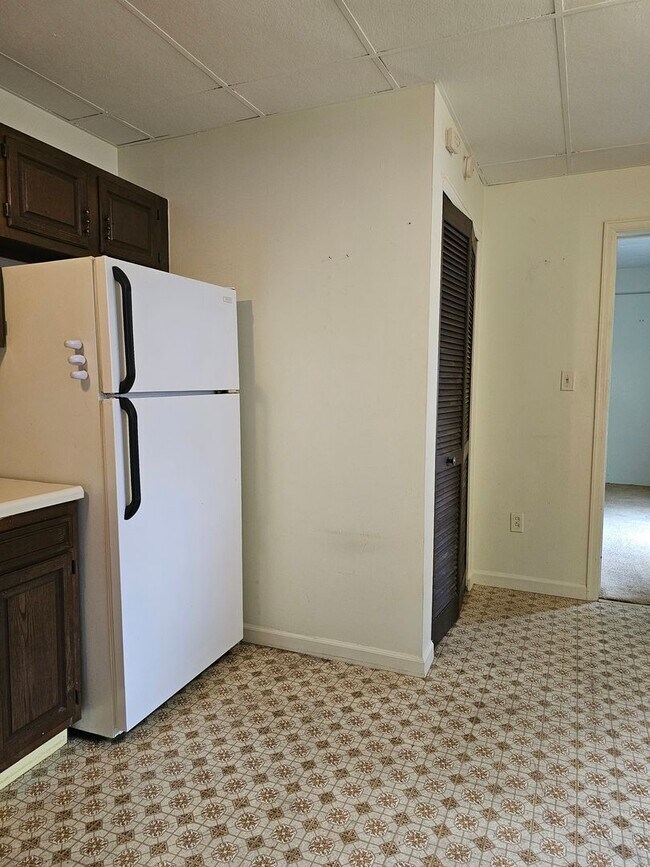 Building Photo - 619 Wallace Ave