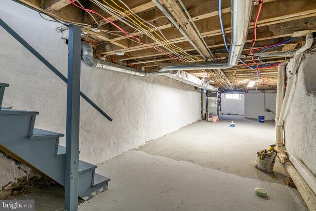 Building Photo - 15 N Edgewood St