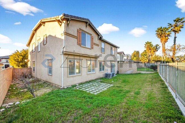 Building Photo - 6085 Medinah St