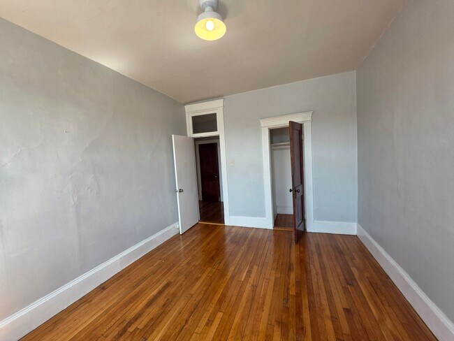 Building Photo - 56 Brighton Ave