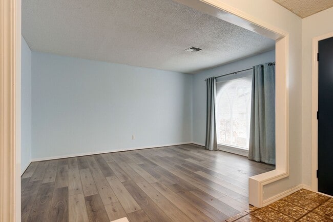 Building Photo - Welcome to your new home!