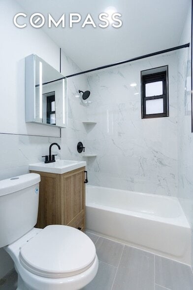 Building Photo - 205 2nd Ave