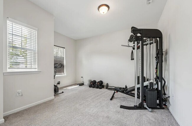 Building Photo - Spacious 4BR House in Raleigh