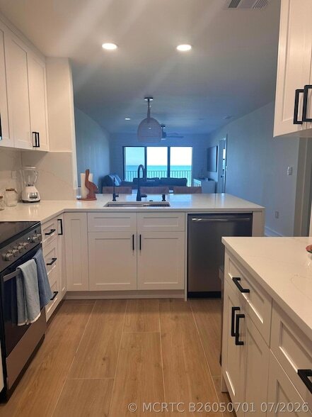 Building Photo - 7430 S Ocean Dr