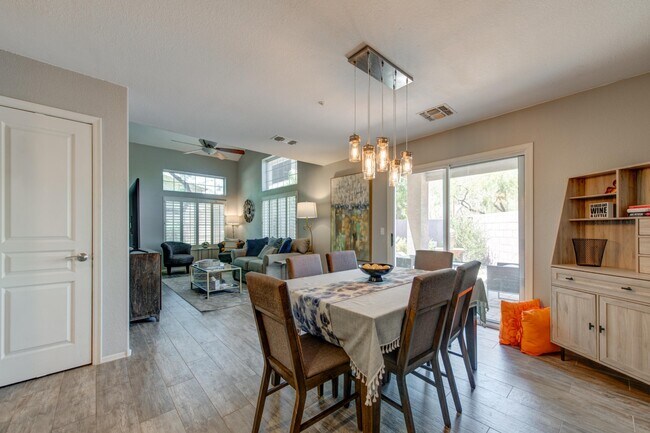 Building Photo - 15550 N Frank Lloyd Wright Blvd