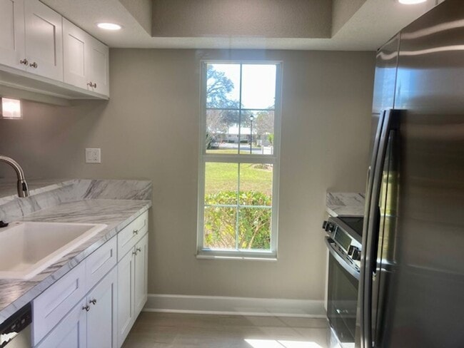 Building Photo - Islands Community Condo