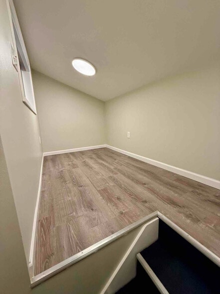 Building Photo - 1155 W Hendrickson Rd