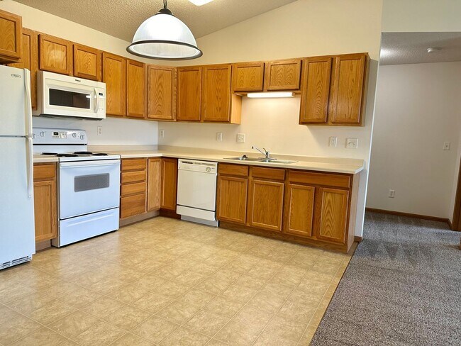 Building Photo - 4431 Calico Dr S