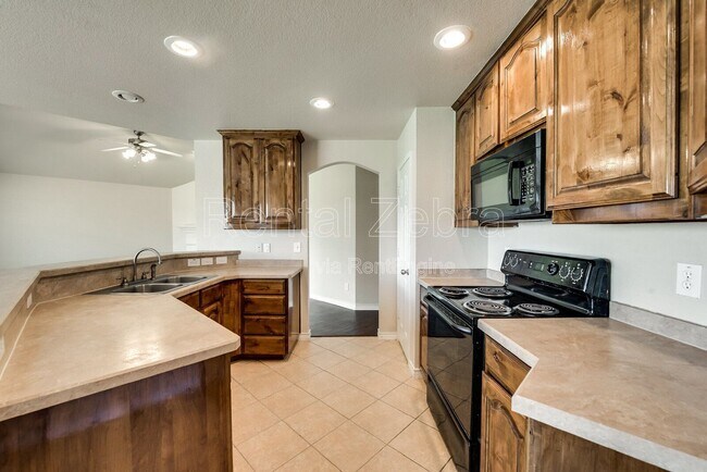 Building Photo - 4216 Summersweet Ln