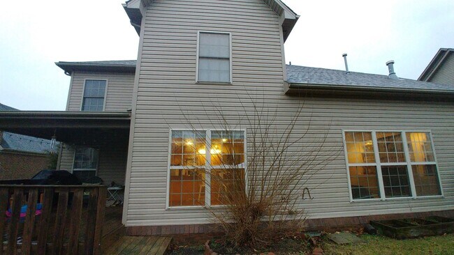 Building Photo - LOVELY HOME in Hamburg; Renovated, Garage, Many Upgrades!