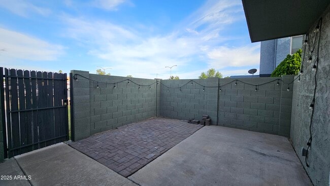Building Photo - 14203 N 54th Dr