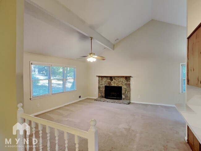 Building Photo - 3255 Sharon Ln