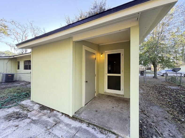 Building Photo - 8308 Doloma Ct