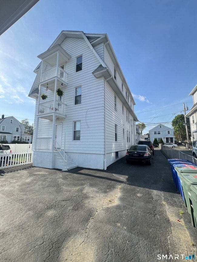 Building Photo - 67 Tremont Ave