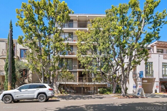 Building Photo - 1250 Cave St