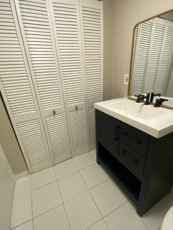 Building Photo - 904 Tulane St