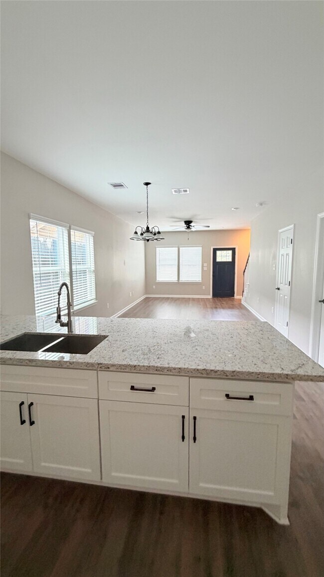 Building Photo - 7034 Smilax St