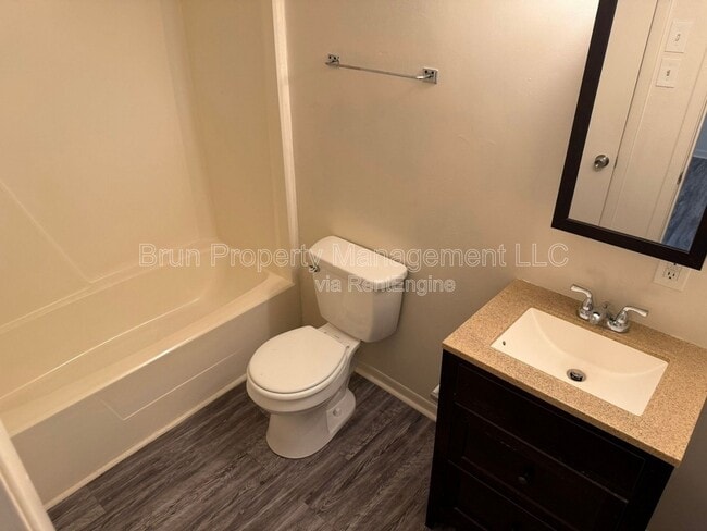 Building Photo - 3216 Garden Dr