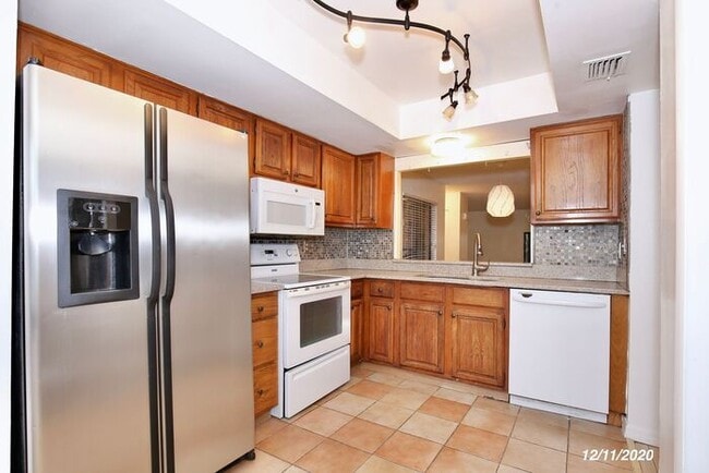 Building Photo - 5848 Windhover Dr