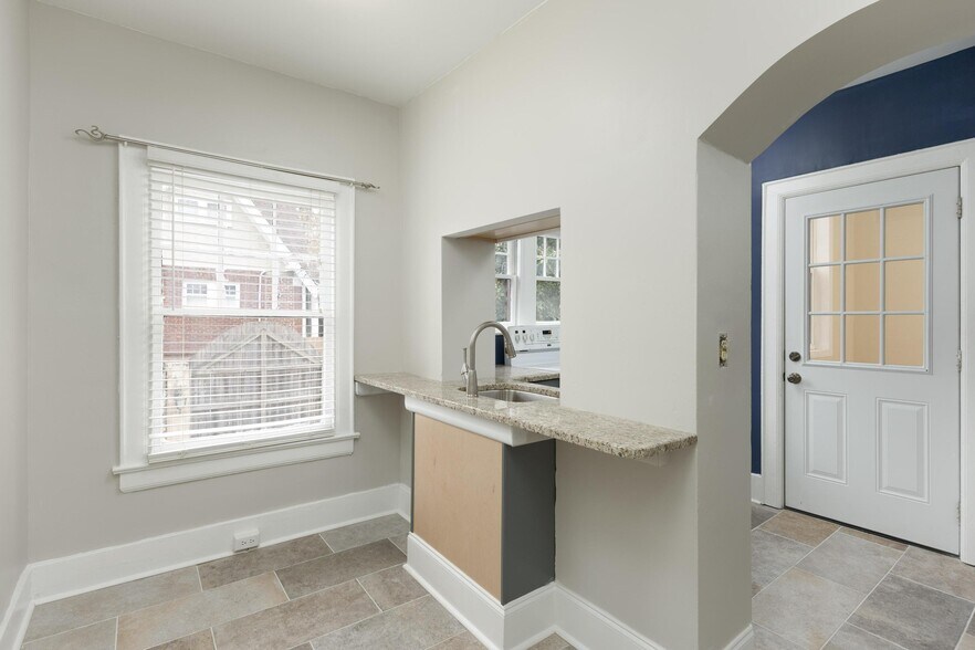 Building Photo - 3416 Glendon Dr