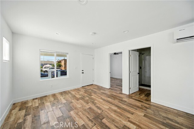 Building Photo - 523 W 78th St