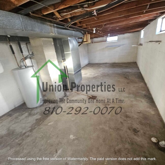 Building Photo - 3033 Pine Grove Ave