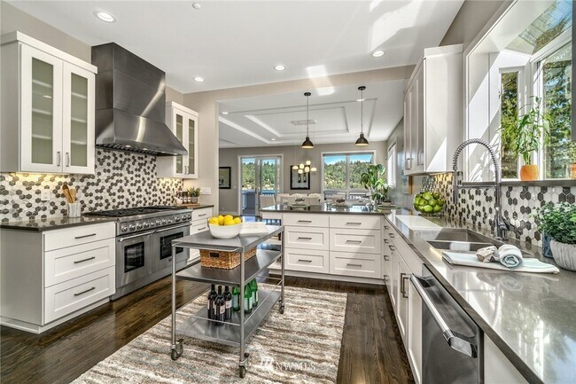 Building Photo - 2410 West Lake Sammamish Pkwy NE
