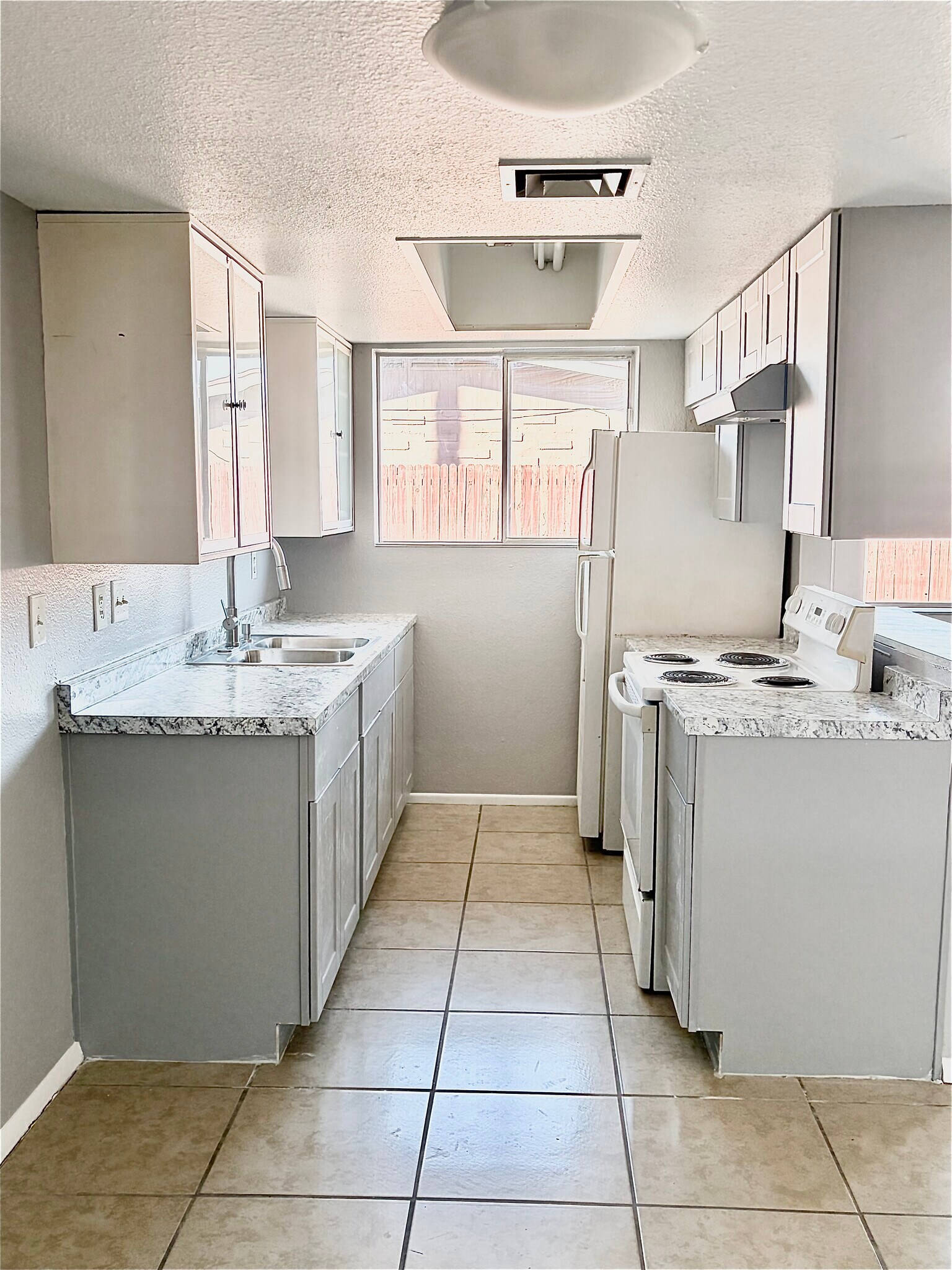 Building Photo - 1062 N July Cir