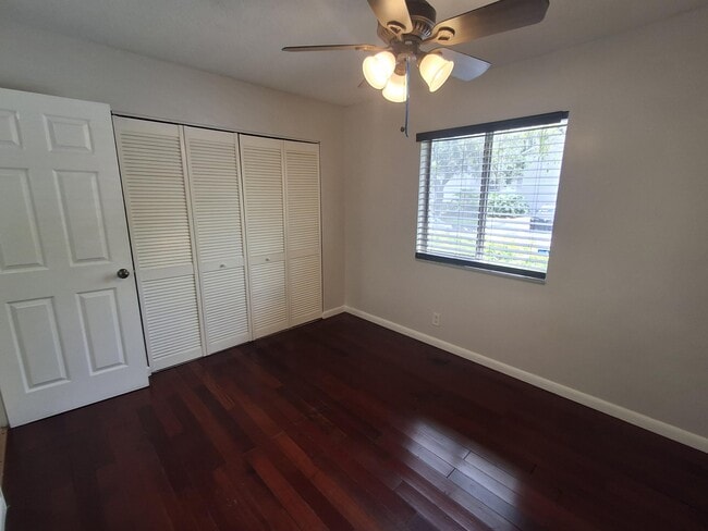 Building Photo - 512 Gardens Dr