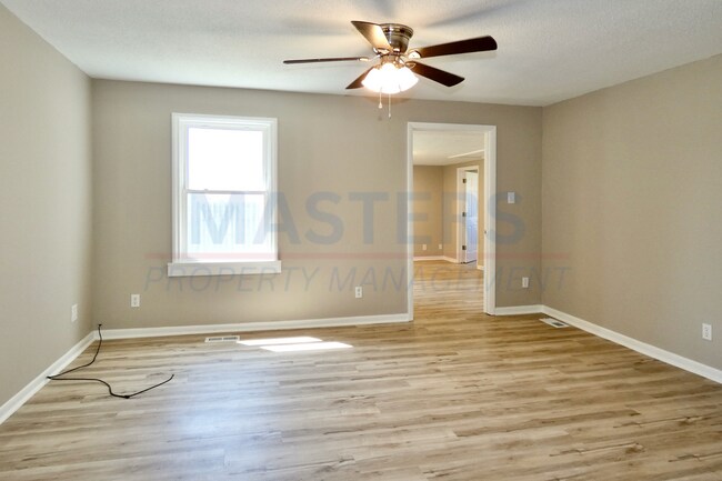 Building Photo - 2163 Hoops Dr
