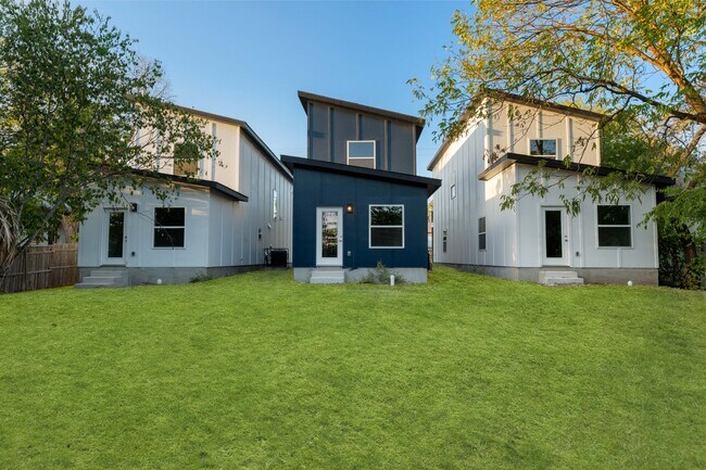 Building Photo - 212 Cooper St