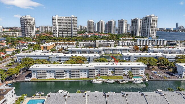 Building Photo - 3550 NE 169th St