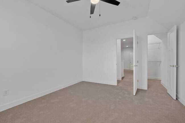 Building Photo - 118 Nickolas Cir