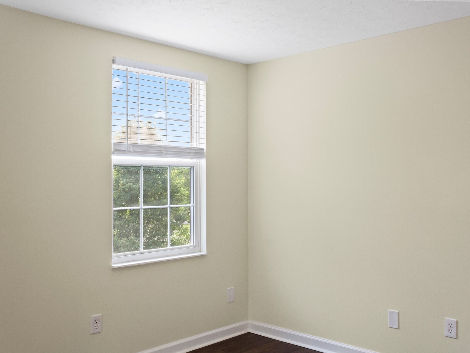 Building Photo - 7694 Hillsdowne Cir