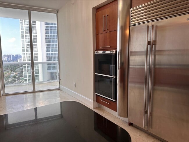 Building Photo - 18101 Collins Ave