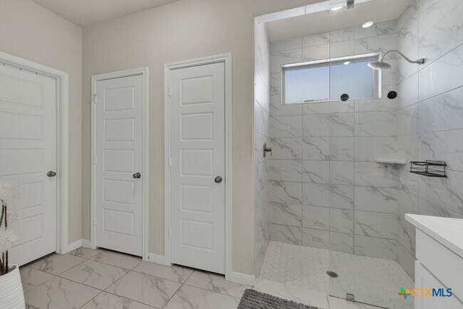 Building Photo - 816 Windflower