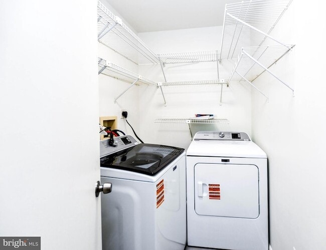 Building Photo - 4624 Governor Kent Ct