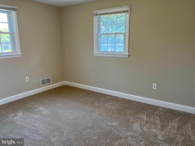 Building Photo - 4616 Willow Run Dr