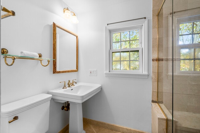 Building Photo - 1 Beech Rd