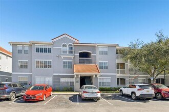 Building Photo - 18001 Richmond Pl Dr