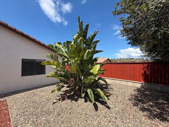 Building Photo - 720 Valley Crest Dr