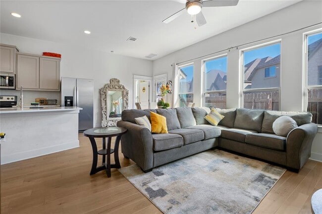 Building Photo - 13001 Hymeadow Dr