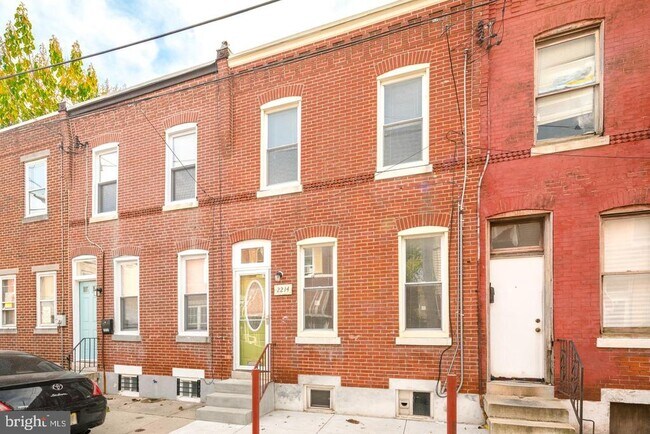 Building Photo - 2214 Latona St