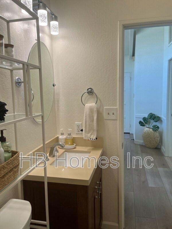 Building Photo - 41-888 Laumilo Street Unit A