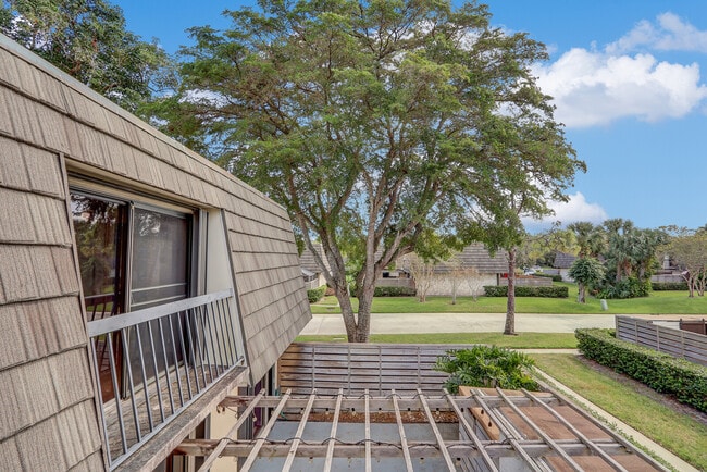 Building Photo - 803 8th Terrace