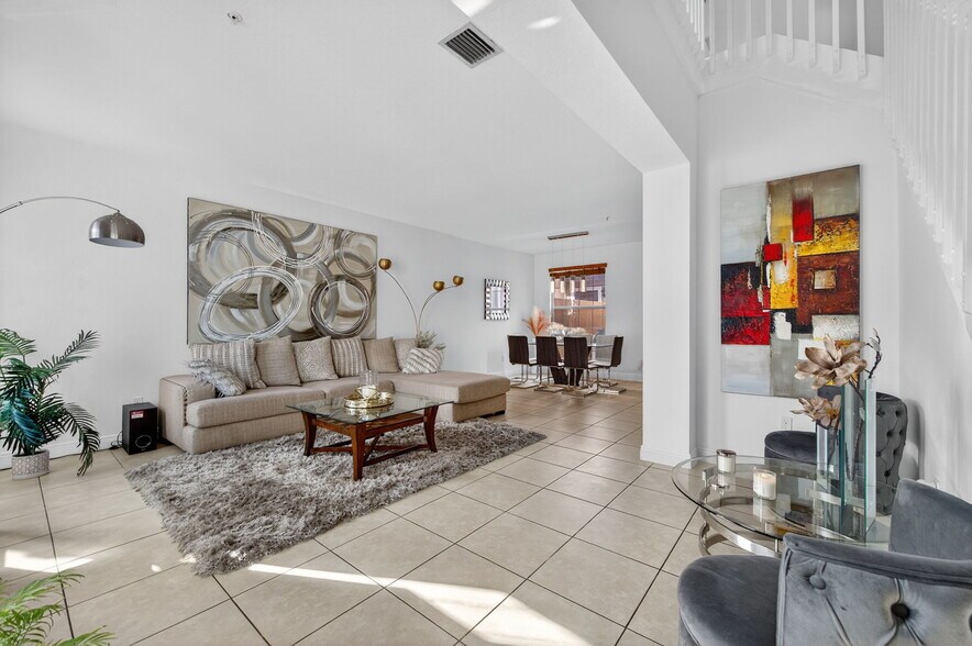 Building Photo - 14615 SW 14th St