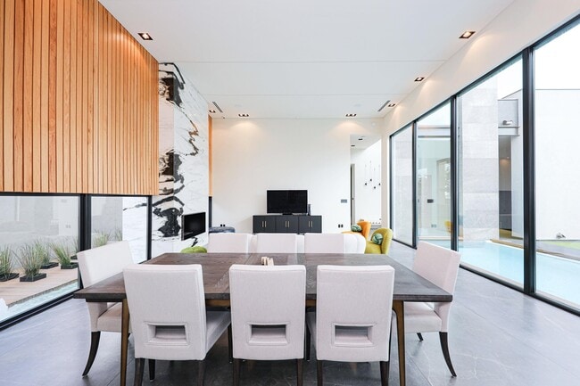 Building Photo - 3013 George Martin Dr